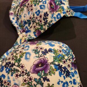 Victoria's Secret uplift bra